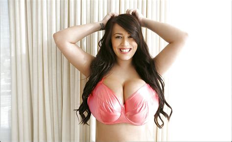 CANDIDS OF LEANNE CROW IN PINK SWEATER AND BRA Porn Pictures XXX Photos Sex Images