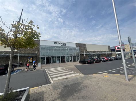 Guide to Shopping and Amenities at Gateway Retail Park