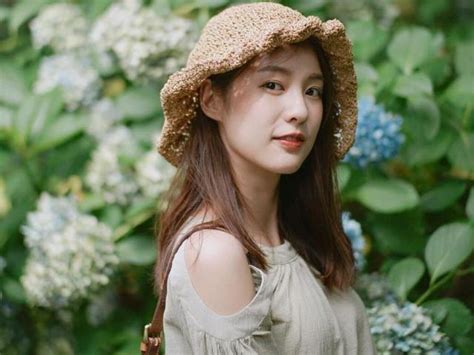 Nhan sắc hot girl có lượt theo dõi thuộc hàng khủng trên Instagram