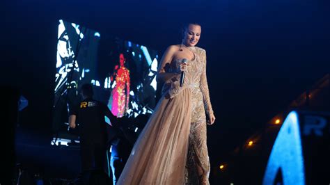 aleksandra prijovic odrzala prvi koncert za pamcenje  sarajevu