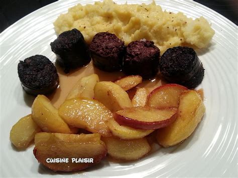 Recette de Boudin noir pommes caramélisées et purée de Pdt