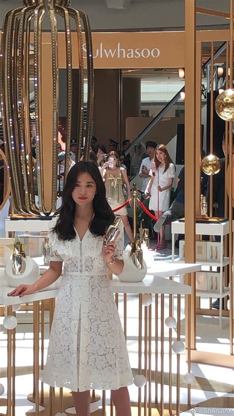 HOT Song Hye Kyo lần đầu lộ diện sau vụ ly hôn ngàn tỷ nhan sắc cực phẩm nhưng lại tiều tụy