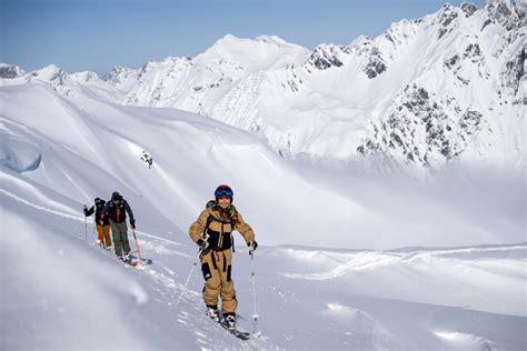 Ski Touring Guide for Beginners - New Generation