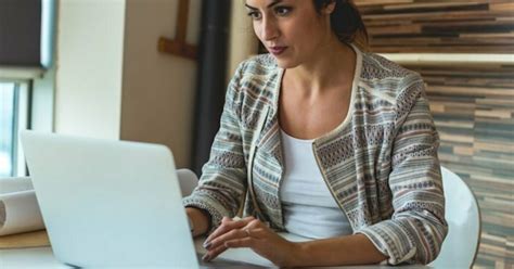 how to connect two people on linkedin