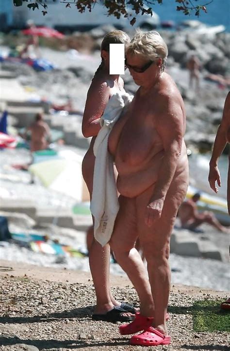 Plumper In Public In Bathing Suits Or Non Fitting Clothes ZB Porn