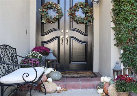 Fall Porch Decorating Ideas: Rich Autumn Colors on the Porch