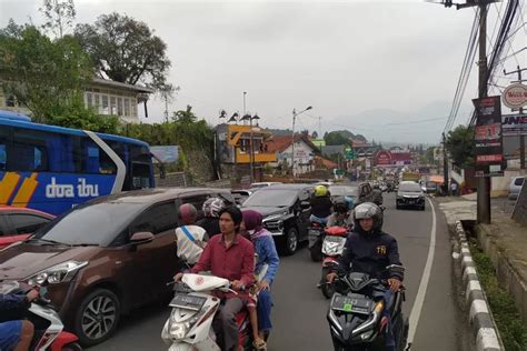 Hingga Menjelang Magrib Jalur Puncak Masih Ditutup Ayo Indonesia