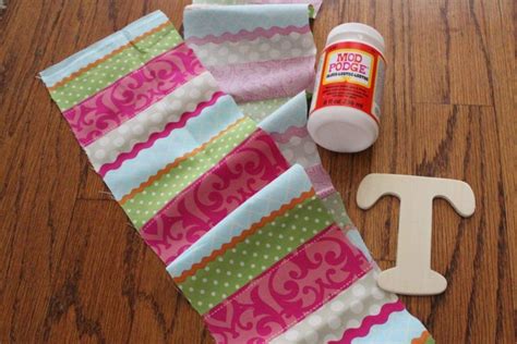 Mod Podge Craft: DIY Fabric Adhesion for Baby Nursery
