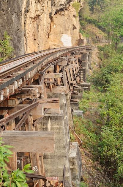 Premium Photo | Dead railway beside cliff, along kwai river in thailand