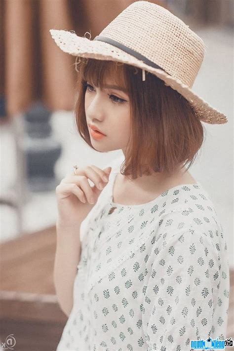 Hot girl Nguyễn Khánh Huyền