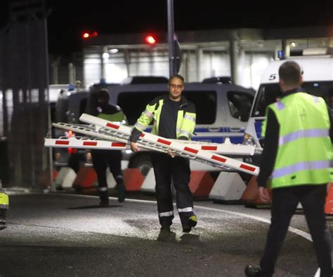 Dramat na lotnisku w Hamburgu Uzbrojony mężczyzna z dzieckiem wjechał