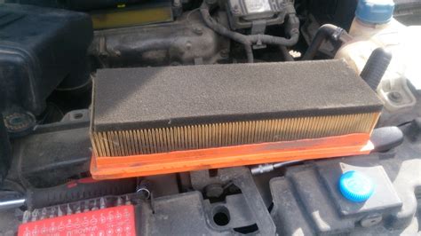 Замена воздушного фильтра — FIAT Grande Punto, 1,4 л, 2008 года ...