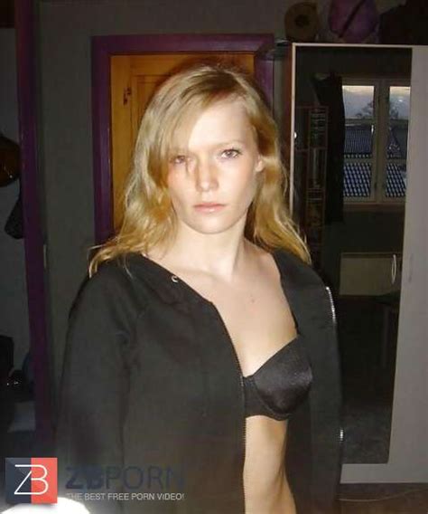 Ich Zeig Mich Mal ZB Porn