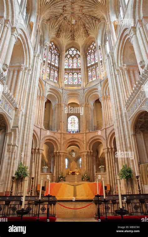 Norwich Uk March 31 2018 The Pulpitum And The Altar In Norwich