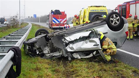 A Nouveau Libre Apr S Un Accident Voiture L Envers Suite Une