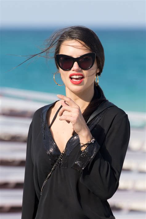 Adriana Lima Hot Celebs Home