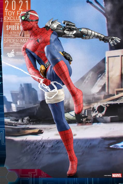 Hot Toys Marvels Spider Man Cyborg Spider Man Suit Sixth Figure