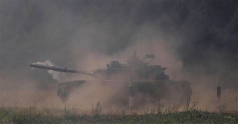 Британська розвідка: рф планує перекинути в Україну свої найновіші ...