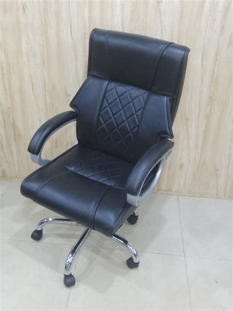 Rexine High Back Boss Chair For Office Fixed Arm At In Sas Nagar