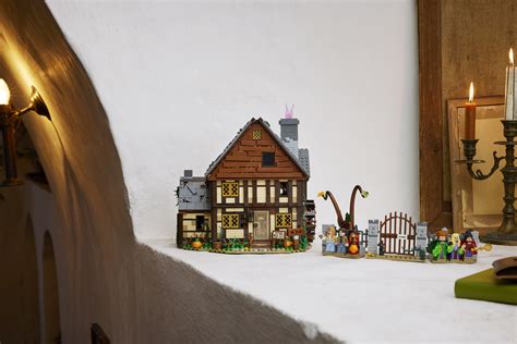 LEGO 21341 Hocus Pocus The Sanderson Sisters' Cottage officially ...