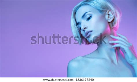 269 705 рез по запросу Beautiful nude models изображения стоковые