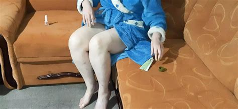 Accidental Flash Of Mom S Pussy Amateur Porn Feat Vik All Xhamster