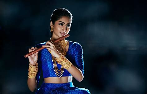 Обои girl hot sexy eyes smile beautiful figure model на телефон и рабочий стол раздел