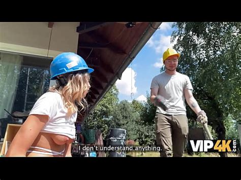 VIP K Hunter Fucked A Handywoman After She Stripped For Him Just In His Yard XVIDEOS