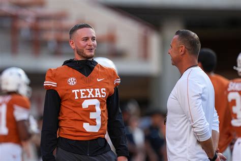 Deadspin Texas Qb Quinn Ewers Eyes Return To Face Rival Oklahoma