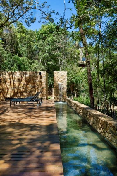 Borda de Piscina Conheça os tipos de materiais mais indicados para