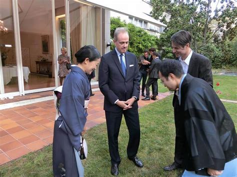 Le Comte De Paris à Lambassade Du Japon Noblesse And Royautés