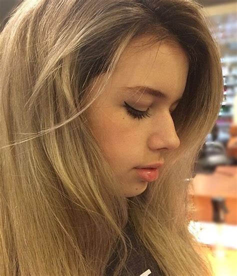 Natural Looking Blonde Blonde Hair Blonde Hair Extensions Hairdo