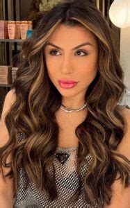 Subtle Hair Colour Ideas For A Sun Kissed Glow Shadow Roots Golden Blonde Face Framing