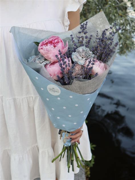 Пионы, гвоздика, лаванда - купить в СПБ с доставкой в Kraft Flowers