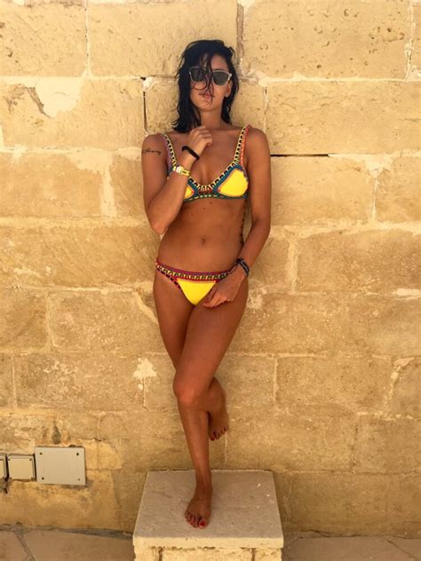 8 Hot Sexy Giulia Pauselli Bikini Pics