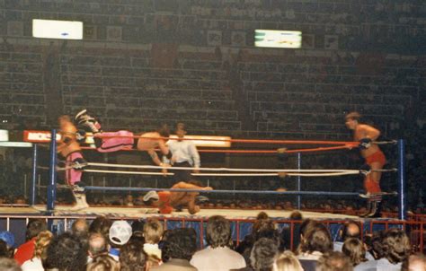 Hart Foundation Vs Rougeau Brothers Yet Again December 1986 In