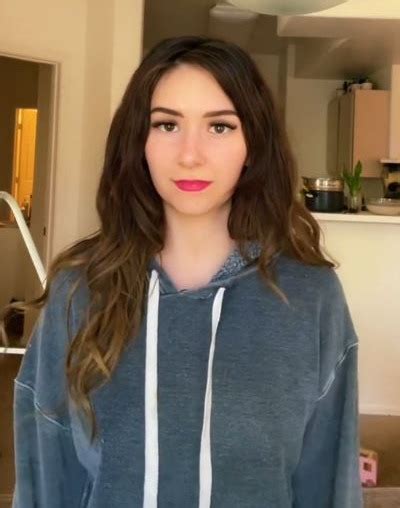 Hot Sexy Alice Llani Bender Bikini Pics