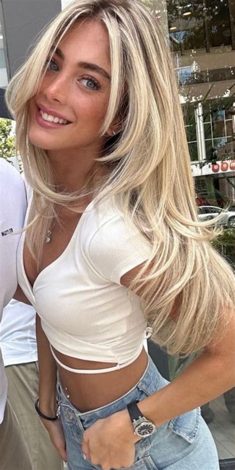 Best Haircuts With Face Framing Layers For A Flattering Look Long Hair Cuts Long Blonde