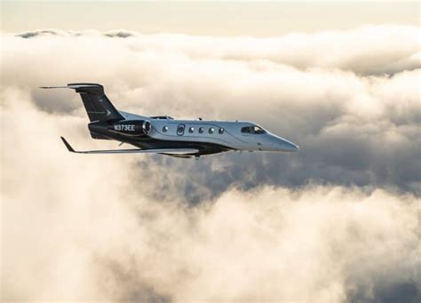 Embraer Phenom 300 é o jato leve mais vendido do mundo pelo 12º ano