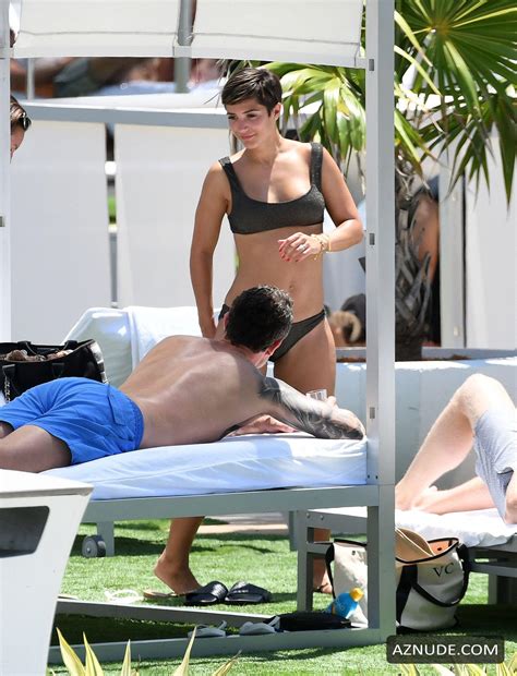 Frankie Bridge Spends Her Th Birthday In A Bikini By The Pool In Miami Aznude