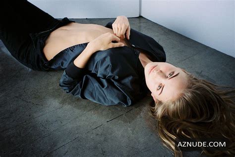 SCARLETT LEITHOLD Nude AZNude