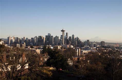 seattle skyline  sunset  winter  stock photo  vecteezy