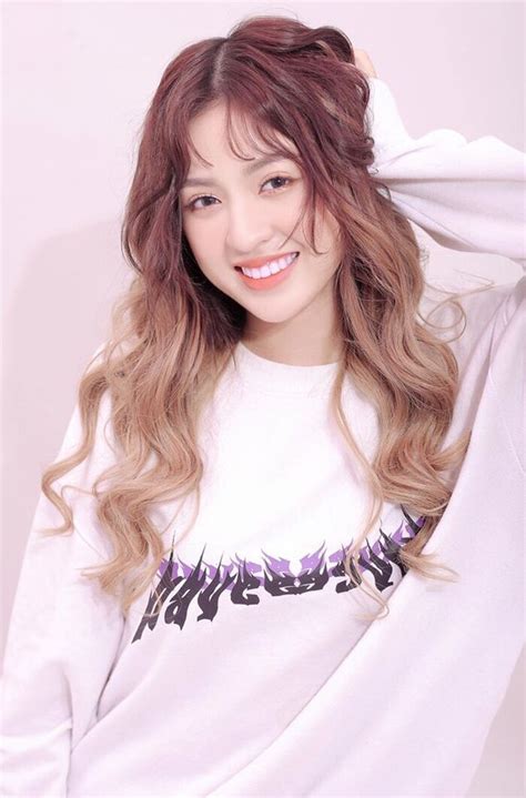 Khoe Nhan S C M I Si U Xinh Hot Girl Tr Ng R N C N M V N B C Ng Ng M Ng C Kh A Nh C