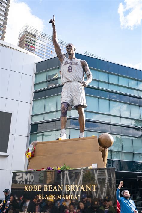 New Kobe Bryant And Gianna Bryant Statue Celebrates The Basketball Legends Love For His