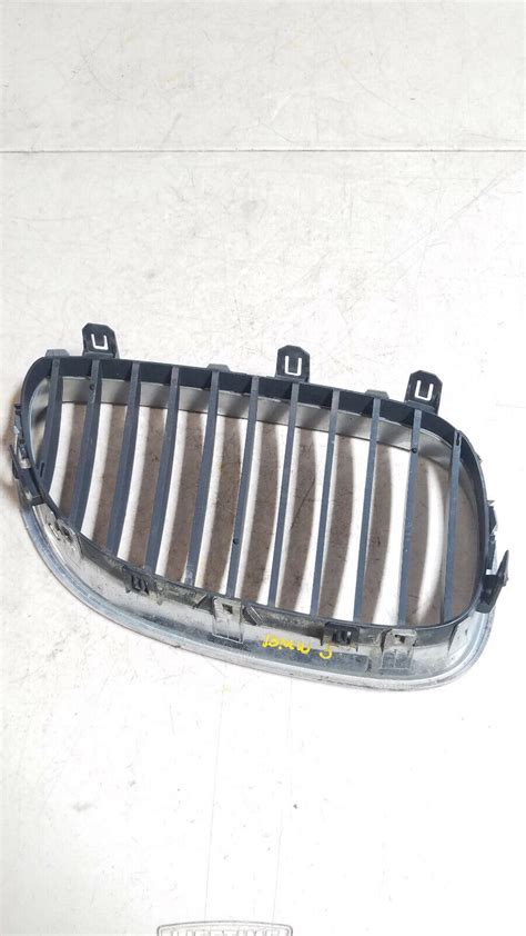 2004 BMW 525i E60 DRIVER LEFT FRONT CHROME GRILLE 7027061 OEM | eBay