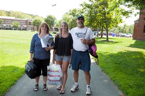 Seen Move In Day 2012 At Siena