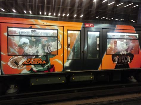 Metro de Santiago se llena de anime con publicidad de Crunchyroll en