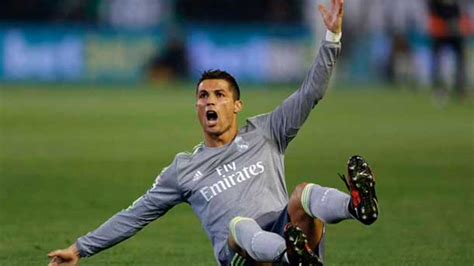 New aggression of Christian in front of the Betis without sanction!