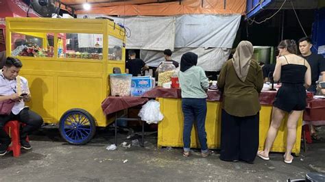 Baru Buka Langsung Viral Ini Kisah Warung Bu Jess Kelapa Gading