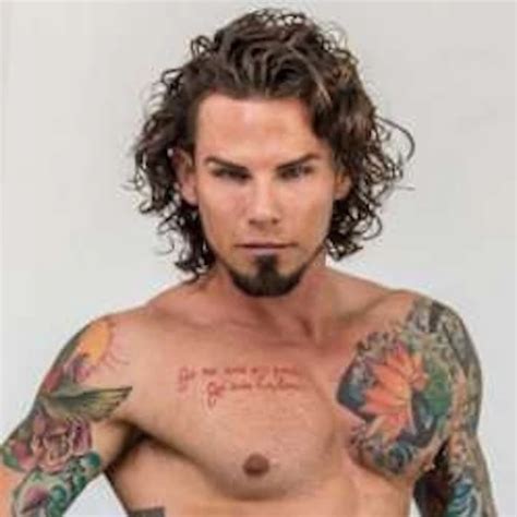 Schwarzer Hengst Zario Travezz Fickt T Towierte Archer Croft Anal Xhamster